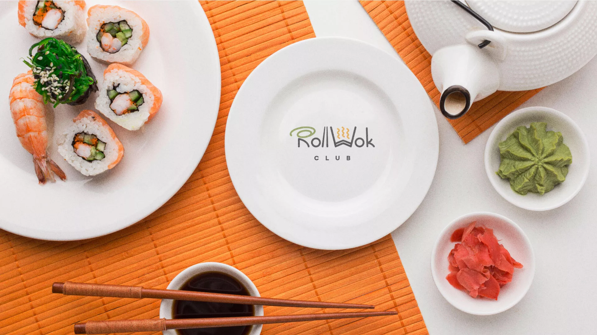 Разработка логотипа и фирменного стиля суши-бара «Roll Wok Club» в Благовещенске